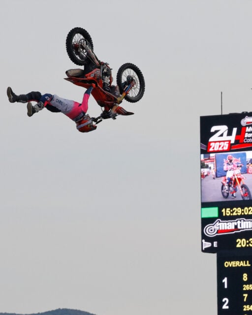 🤯 Trucs impossibles, salts espectaculars i molta adrenalina per completar un cap de setmana únic al Circuit!
Trucos imposibles, saltos espectaculares y mucha adrenalina para completar un fin de semana único en el Circuit!
Impossible tricks, spectacular jumps and plenty of adrenaline to round off a unique weekend at the Circuit!
🙌 Les #24hMotoBarcelona tornaran a tenir exhibició de Freestyle Motocross amb @maikelmelero i @josemincha66!!
Las #24hMotoBarcelona volverán a contar con una exhibición de Freestyle Motocross con @maikelmelero y @josemincha66!!
The #24hMotoBarcelona will once again feature a Freestyle Motocross show with @maikelmelero and @josemincha66!!
🎟️ Compra ja la teva entrada!! // Compra ya tu entrada // Get your ticket now!!
📸 2025